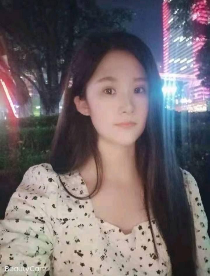 水多的学生妹